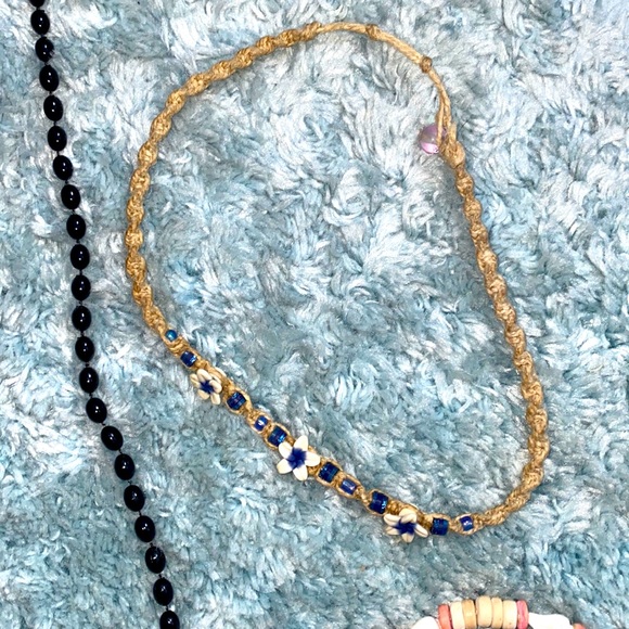 Necklaces, chokers, bracelets - Picture 4 of 5